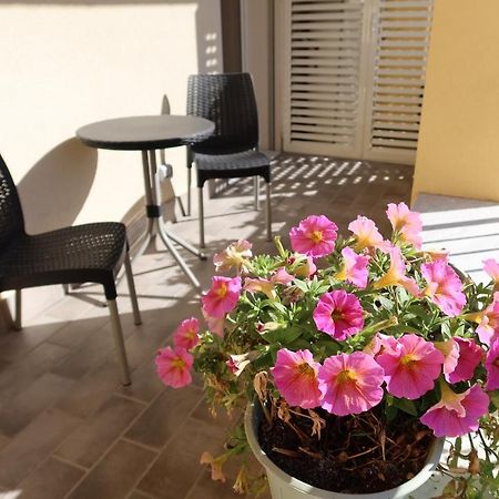 La Casa Di Loris Apartamento Sarzana Exterior foto